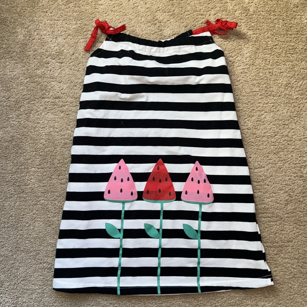 Matching watermelon dresses - Picture 3 of 4